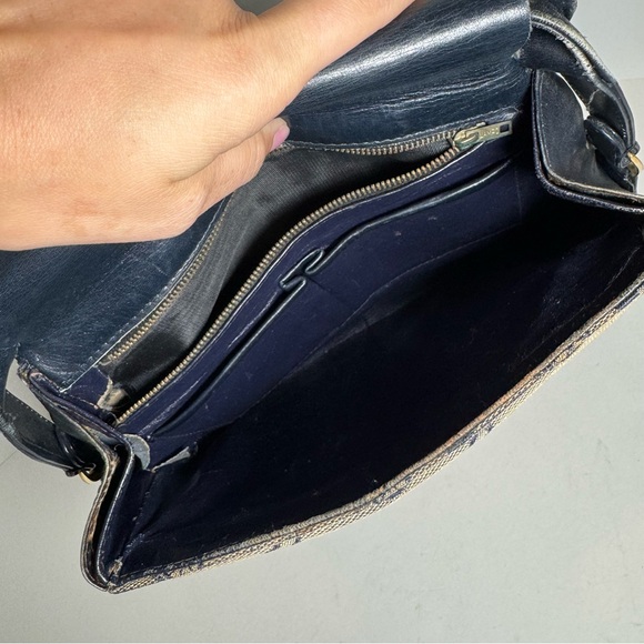 Celine Vintage Canvas Leather Crossbody Bag Purse - Picture 10 of 12